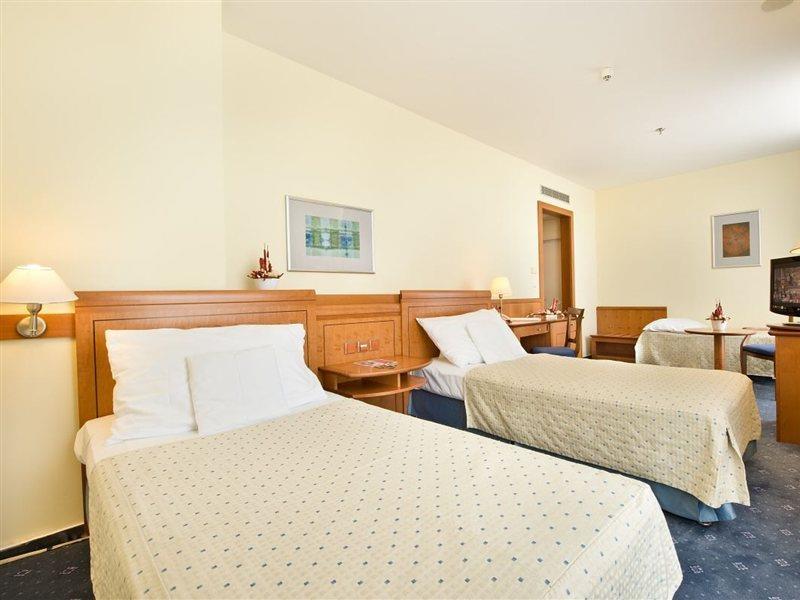 Ramada Centre Hotel
